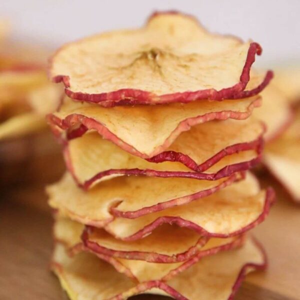 Brazilian dried apple slices with red skin for wholesale food manufacturing applications