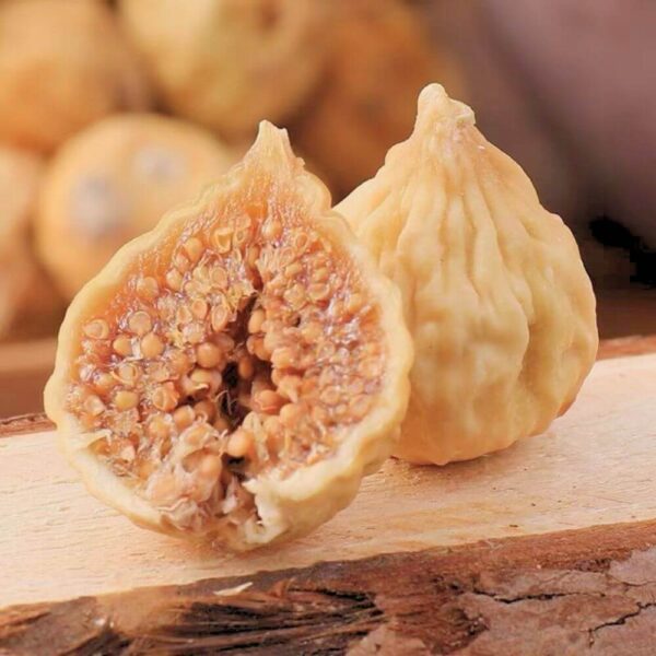 Roxo de Valinhos Brazilian dried figs showing whole fruit and seeded interior