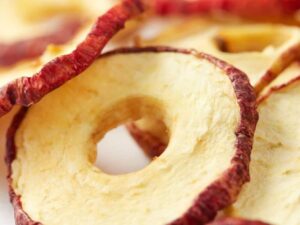 Premium Brazilian dried apple slices for snacks, breakfast cereals, bakery products, and confectionery